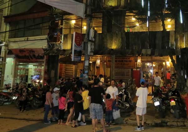 Ảnh nhà hàng Khám Phá Việt về đêm